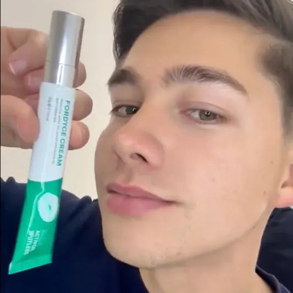 Producto sin olor fuerte con acabado limpio usando Abera Fordyce Cream